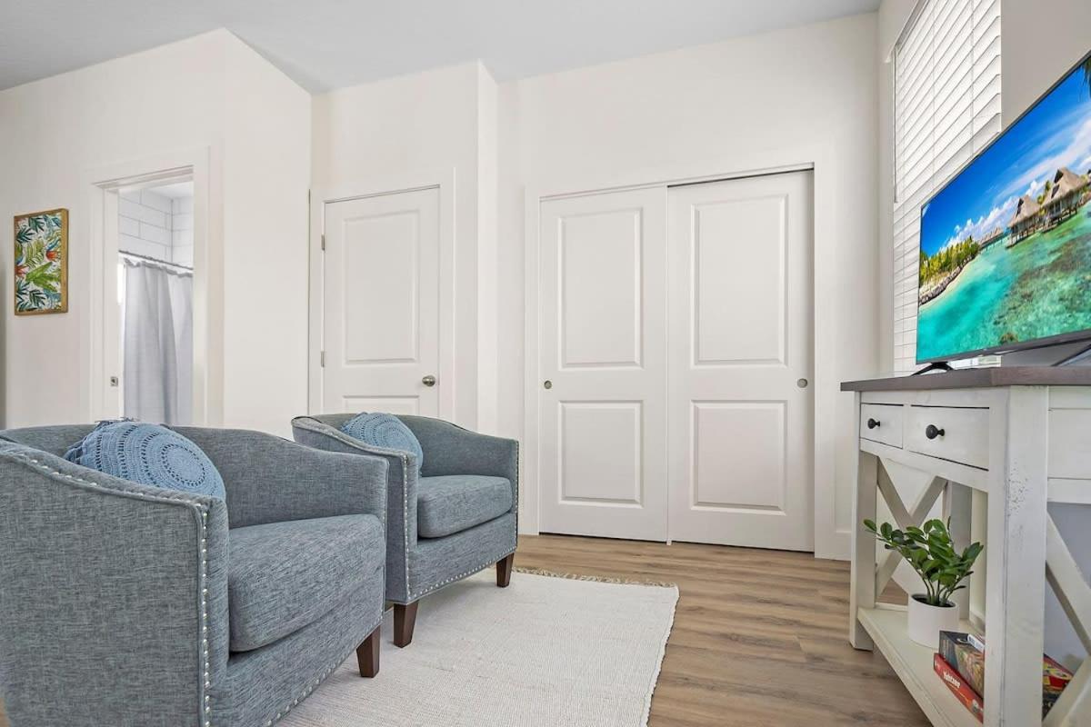 New Private In Uptown St Aug Walk Everywhere Apartment
