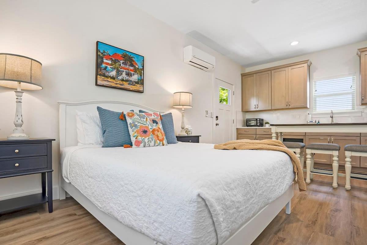 New Private In Uptown St Aug Walk Everywhere Apartment